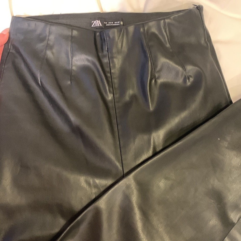Zara black faux leather pant - Medium
